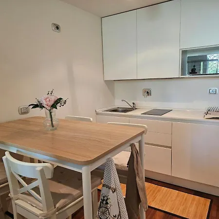 Apartament 107 *